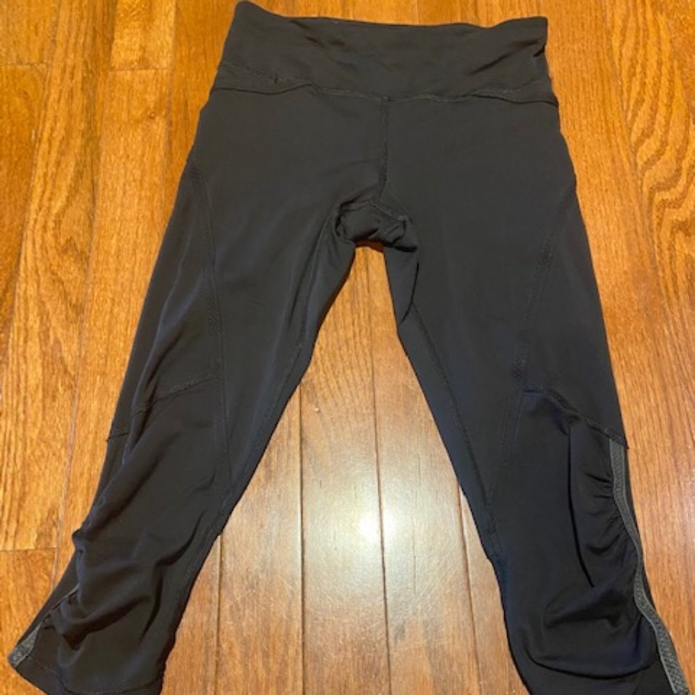 Lululemon Flow Crop Pants Leggings, size 2